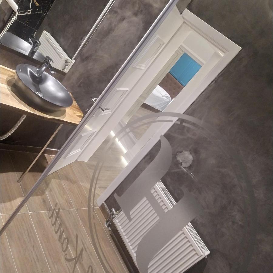 Hotel Konti 3*